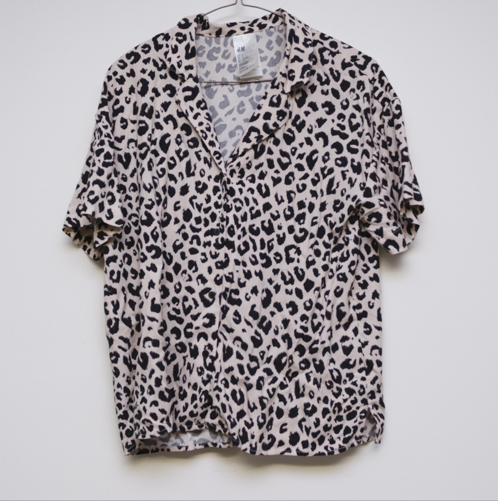H&M Leopard Print Short Sleeve Shirt
